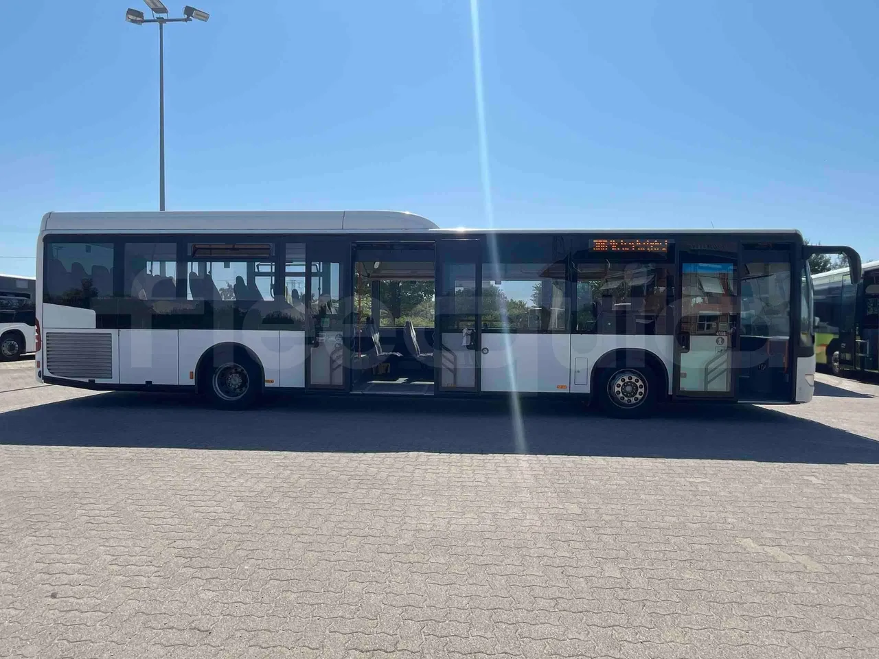Mercedes-Benz Citaro - Right Side Doors Open