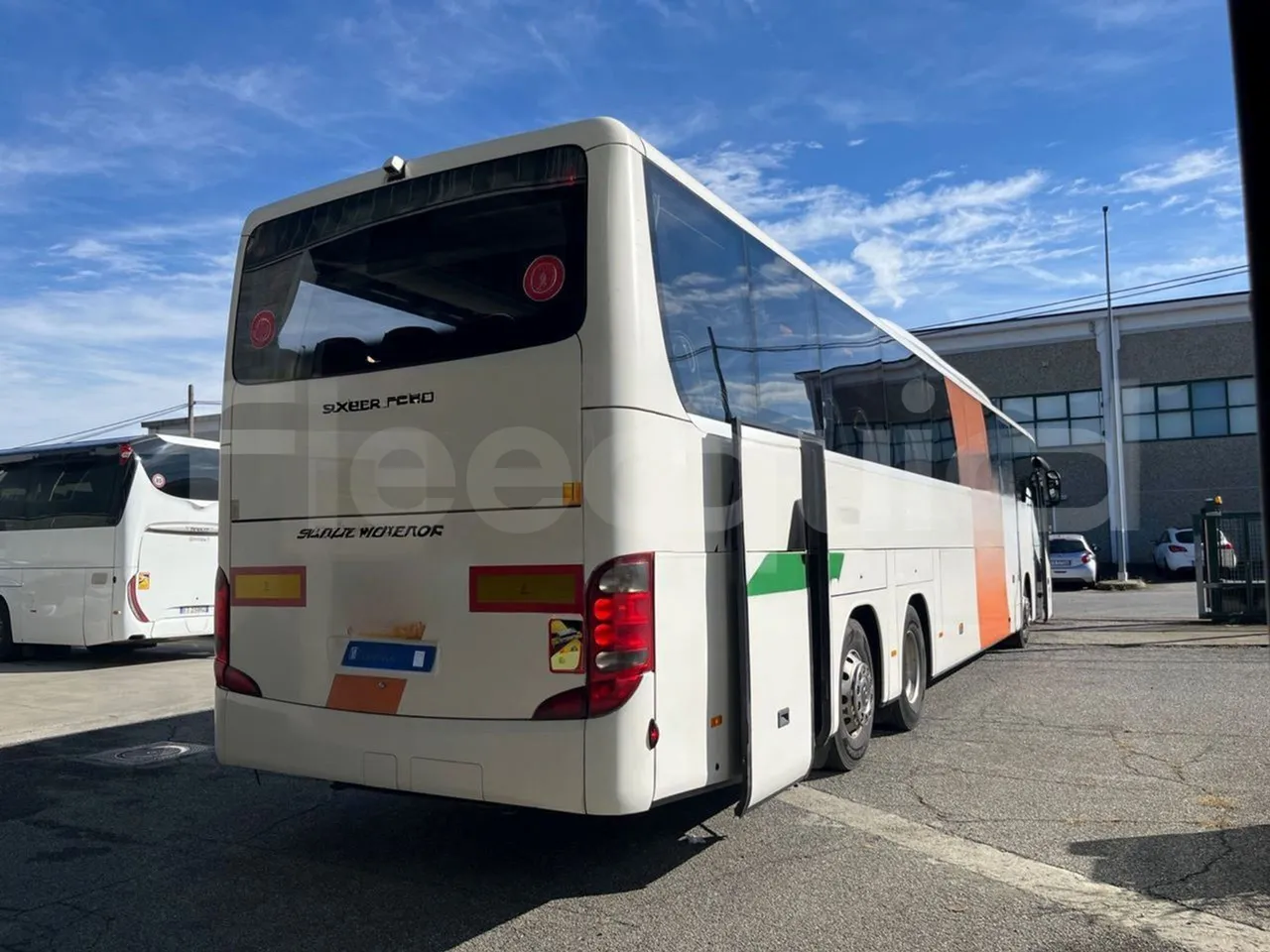 Setra S419 GT-HD/ Euro 5 - 350 Kw - 14.960 Mt - 3/4 right rear doors closed