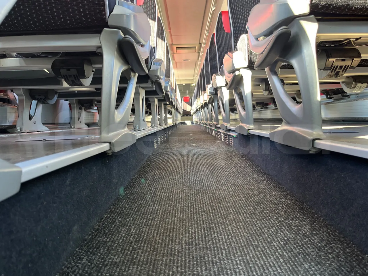 Setra S419 GT-HD/ Euro 5 - 350 Kw - 14.960 Mt - seat brackets photo