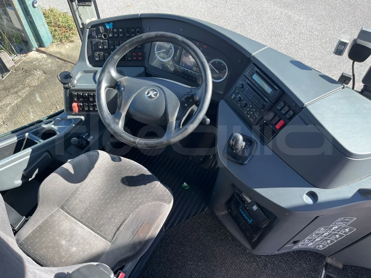 Setra S419 GT-HD/ Euro 5 - 350 Kw - 14.960 Mt - buttons panels on