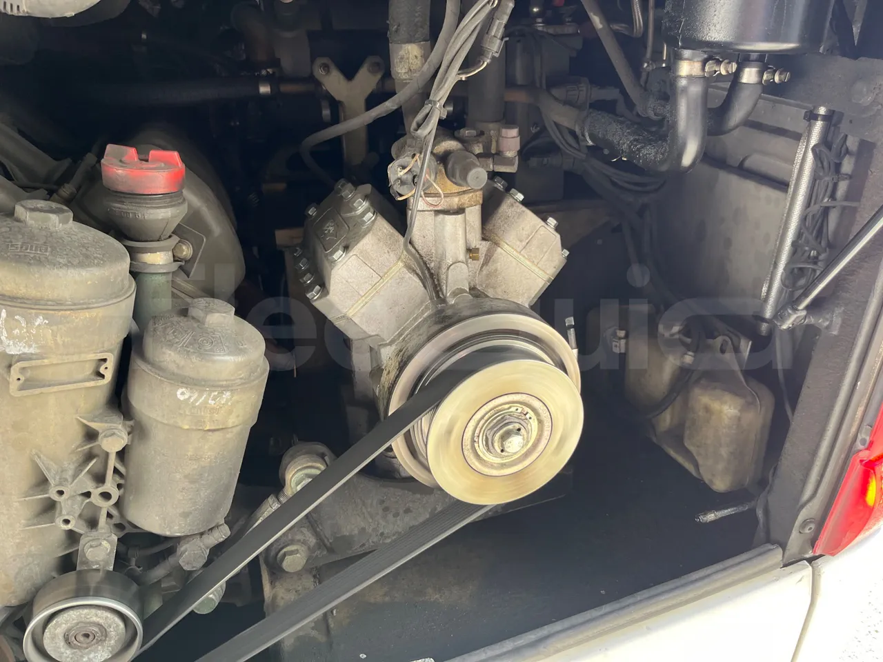 Setra S419 GT-HD/ Euro 5 - 350 Kw - 14.960 Mt - air conditioning compressor