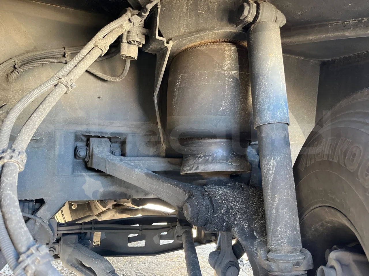 Setra S419 GT-HD/ Euro 5 - 350 Kw - 14.960 Mt - front air springs left