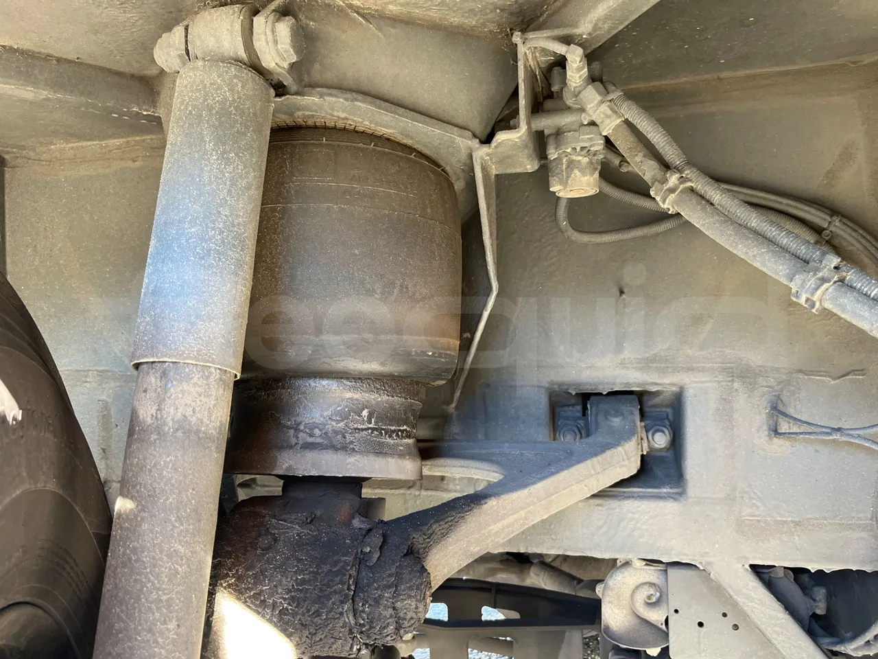 Setra S419 GT-HD/ Euro 5 - 350 Kw - 14.960 Mt - front air springs right