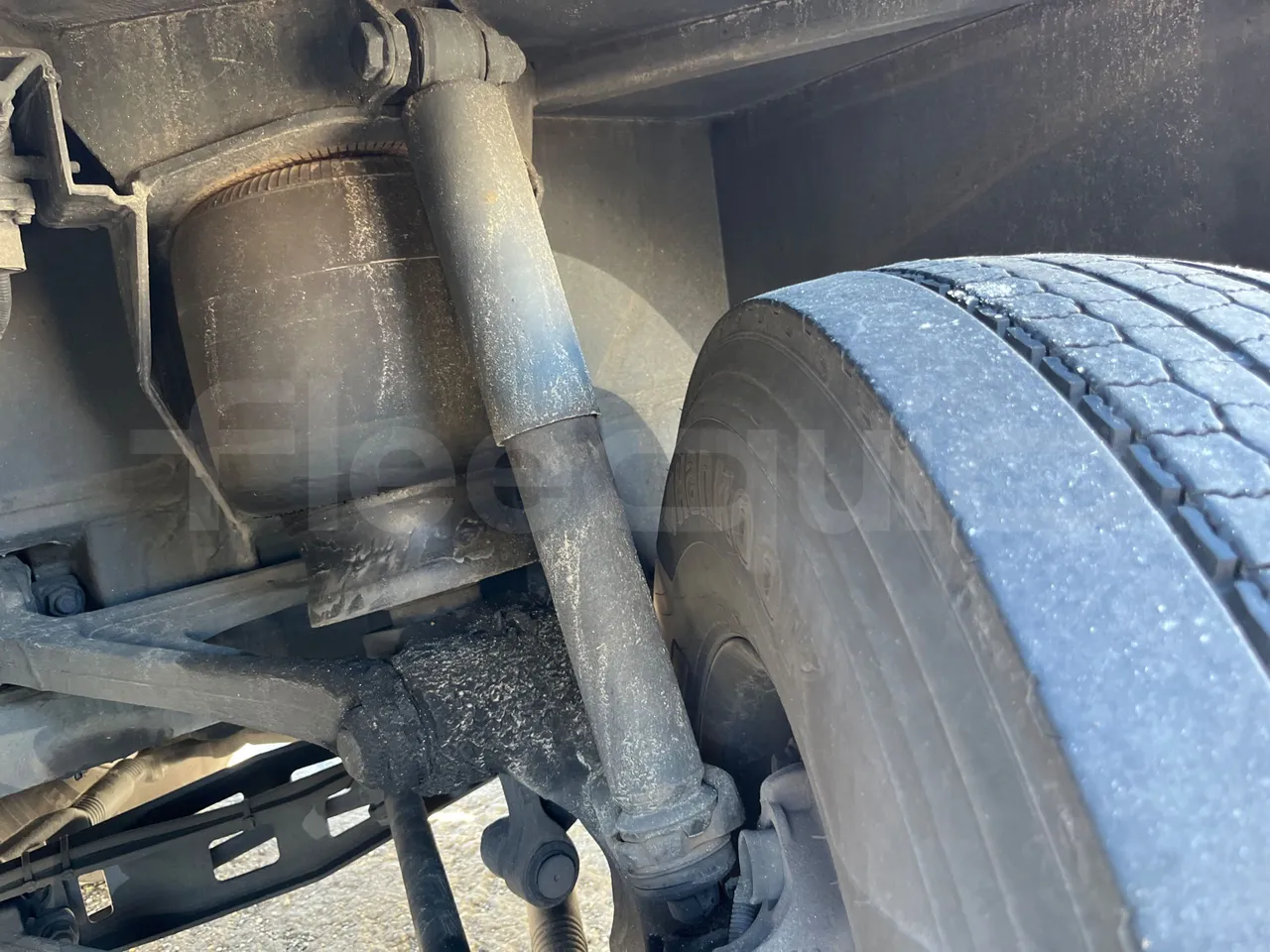 Setra S419 GT-HD/ Euro 5 - 350 Kw - 14.960 Mt - front shock absorbers left