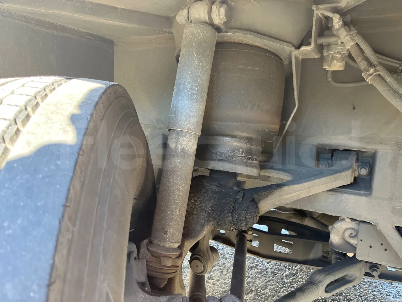 Setra S419 GT-HD/ Euro 5 - 350 Kw - 14.960 Mt - front shock absorbers right