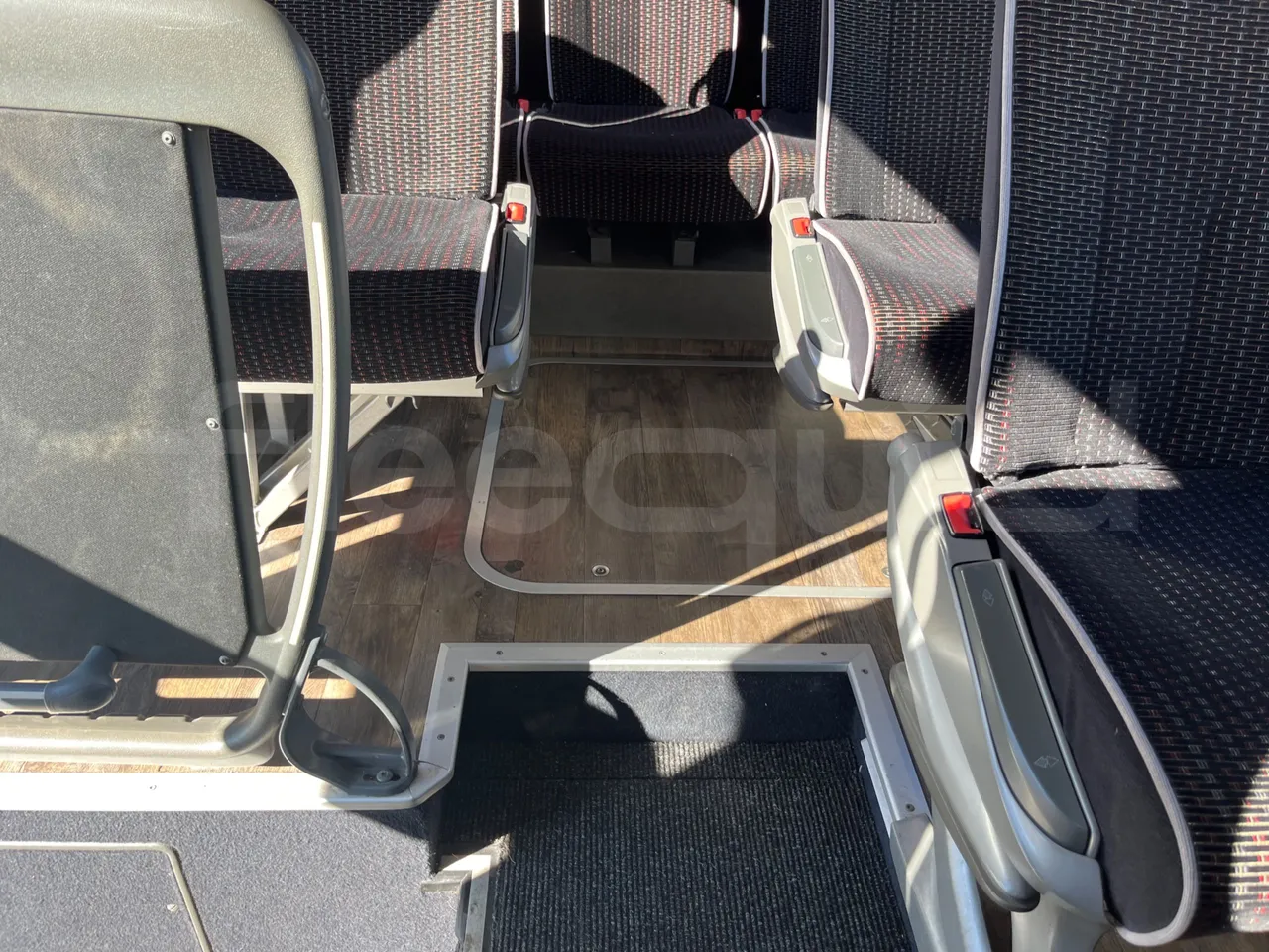 Setra S419 GT-HD/ Euro 5 - 350 Kw - 14.960 Mt - floor hatches photo