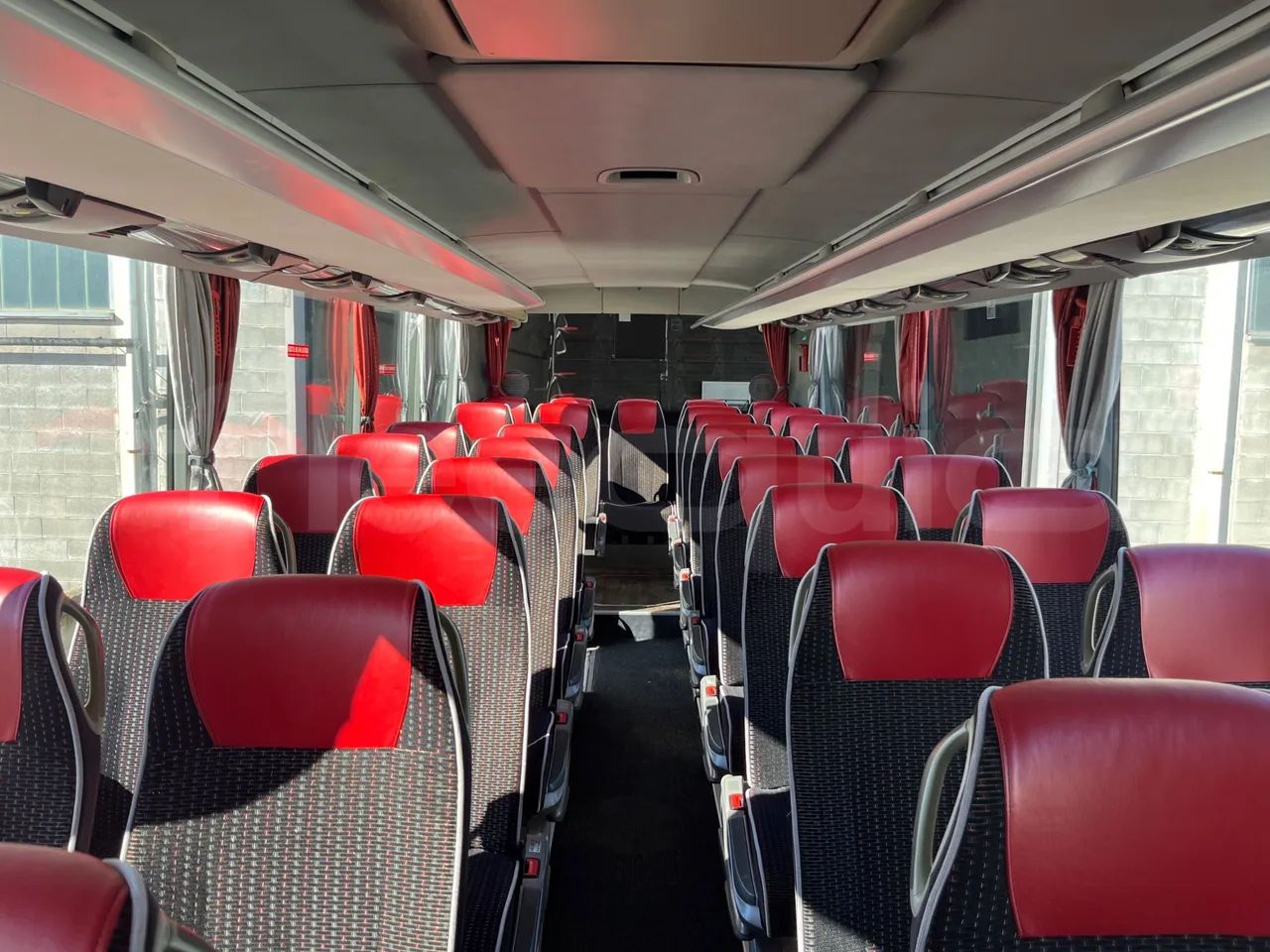 Setra S419 GT-HD/ Euro 5 - 350 Kw - 14.960 Mt - reverse view middle aisle