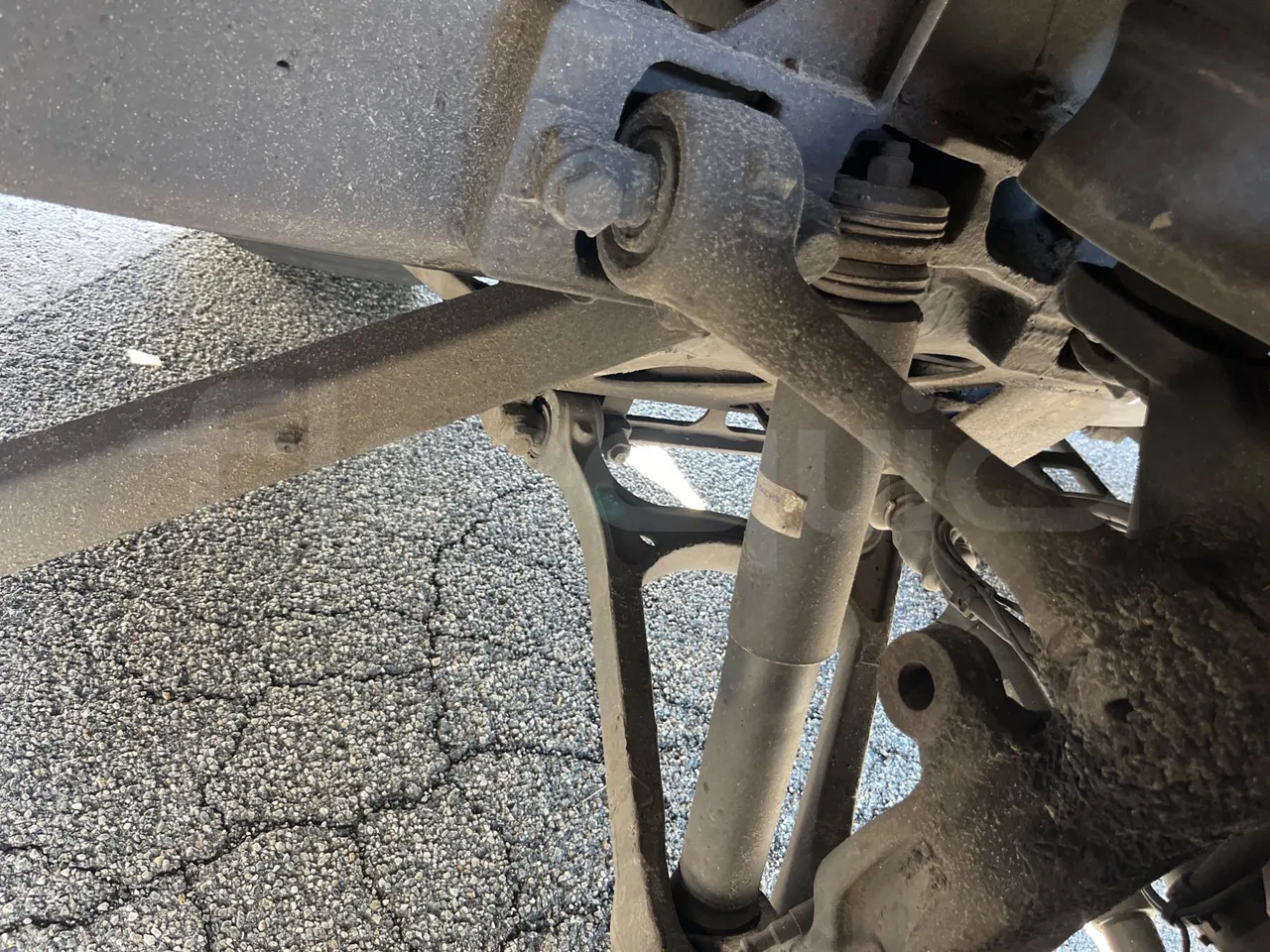 Setra S419 GT-HD/ Euro 5 - 350 Kw - 14.960 Mt - axel 3 shock absorbers 1 left