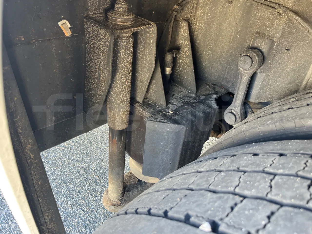 Setra S419 GT-HD/ Euro 5 - 350 Kw - 14.960 Mt - axle 2 shock absorbers 1 left