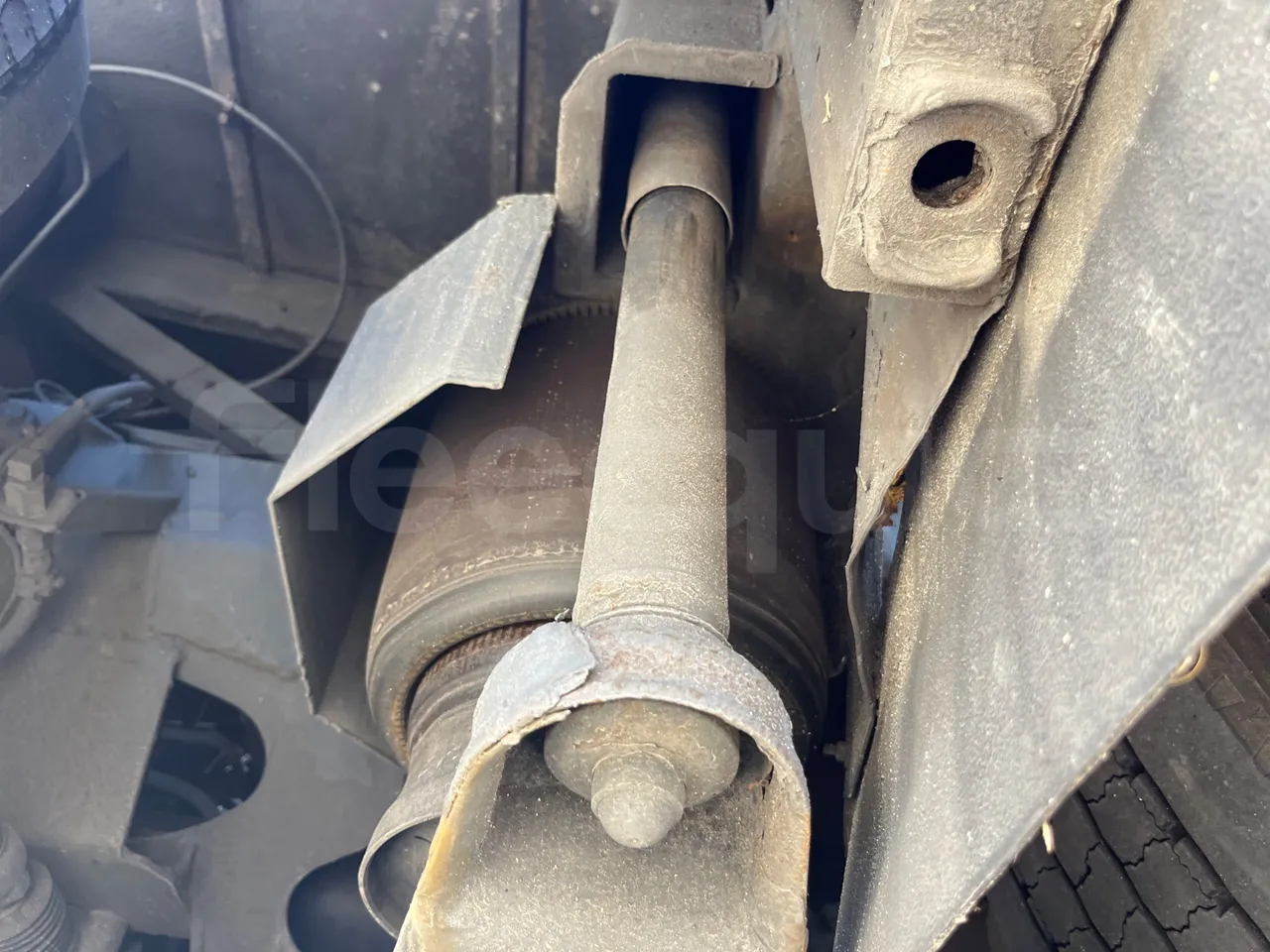 Setra S419 GT-HD/ Euro 5 - 350 Kw - 14.960 Mt - axle 2 shock absorbers 2 left