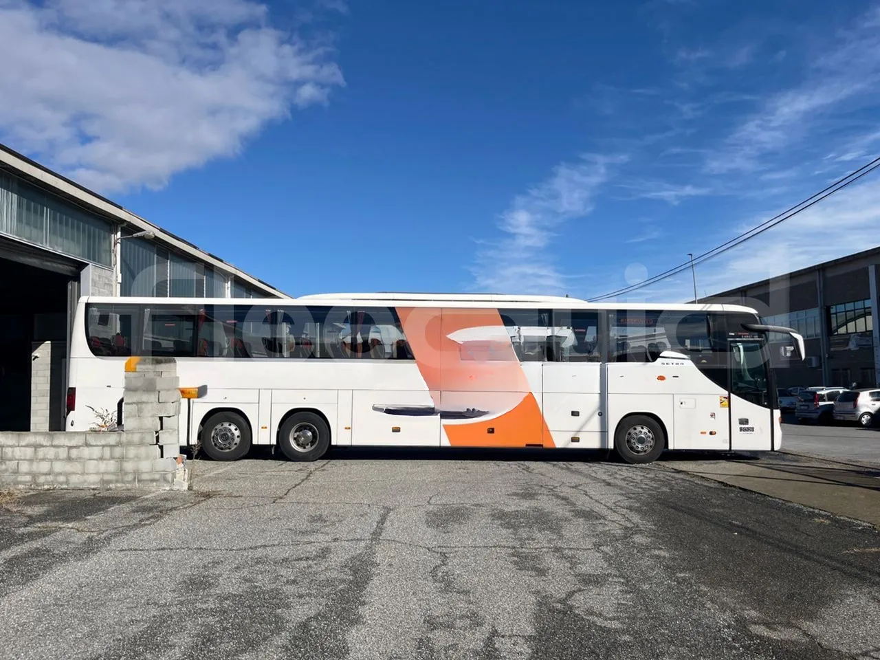 Setra S419 GT-HD/ Euro 5 - 350 Kw - 14.960 Mt - right side doors closed