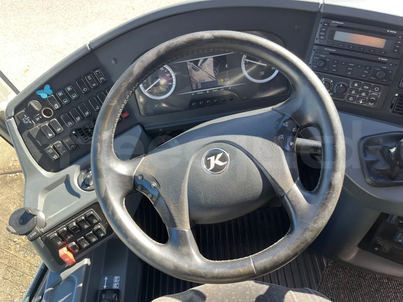 Setra S419 GT-HD/ Euro 5 - 350 Kw - 14.960 Mt - steering wheel photo