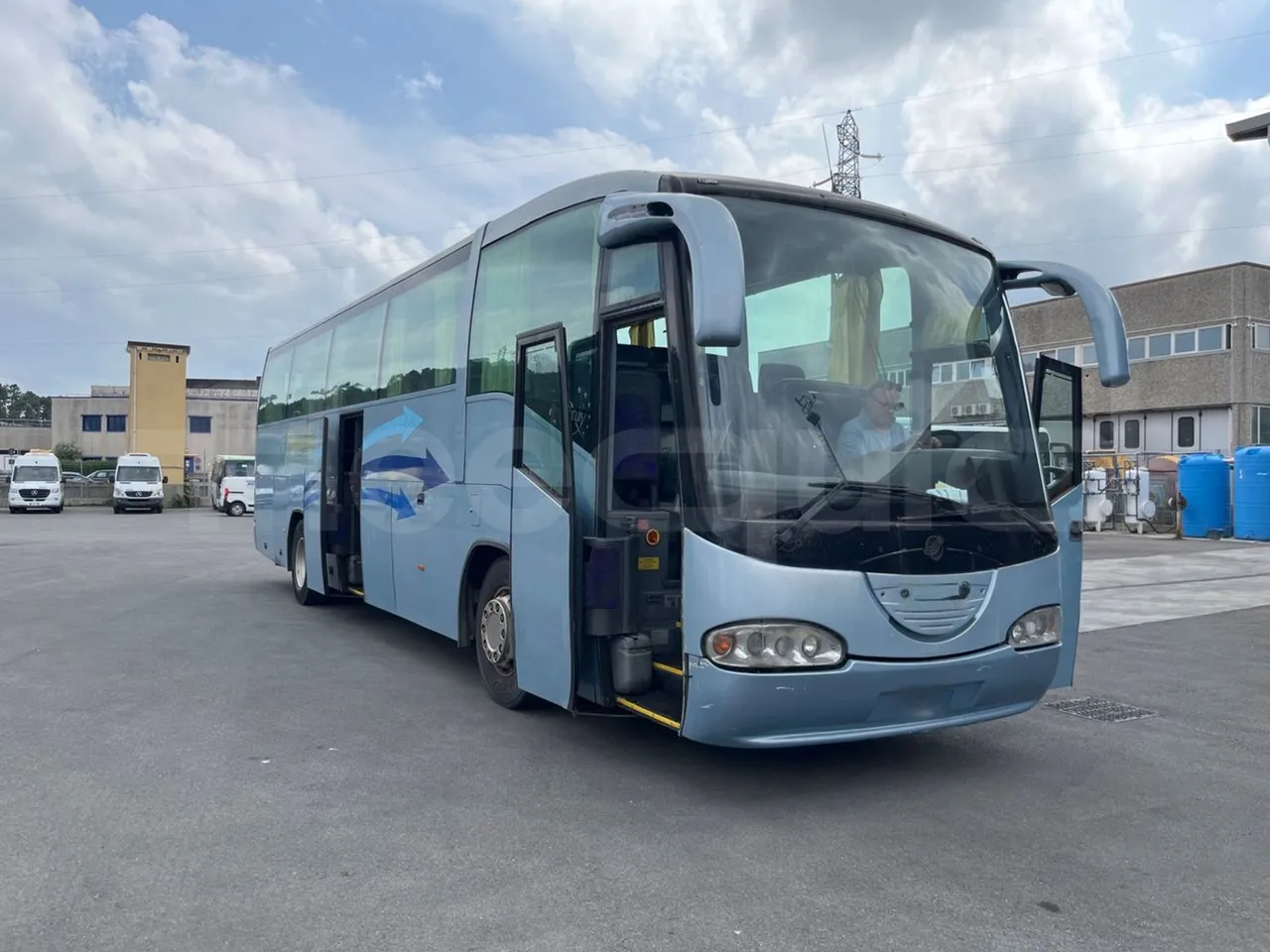 Scania Irizar Century K114EB - Euro3 - 280kW - 12mt - 3/4 right front doors open