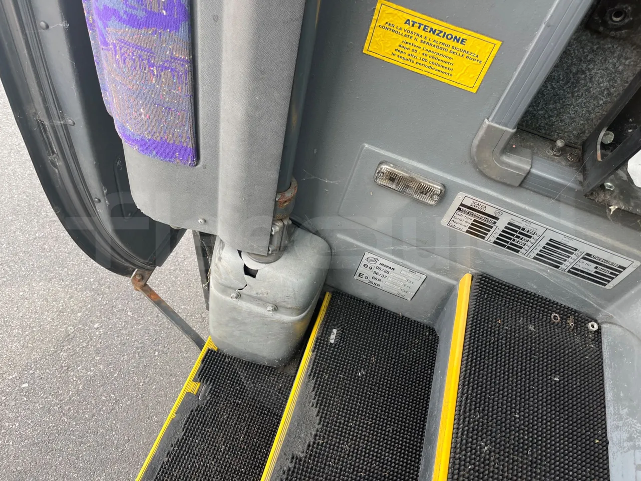 Scania Irizar Century K114EB - Euro3 - 280kW - 12mt - door mechanism photo