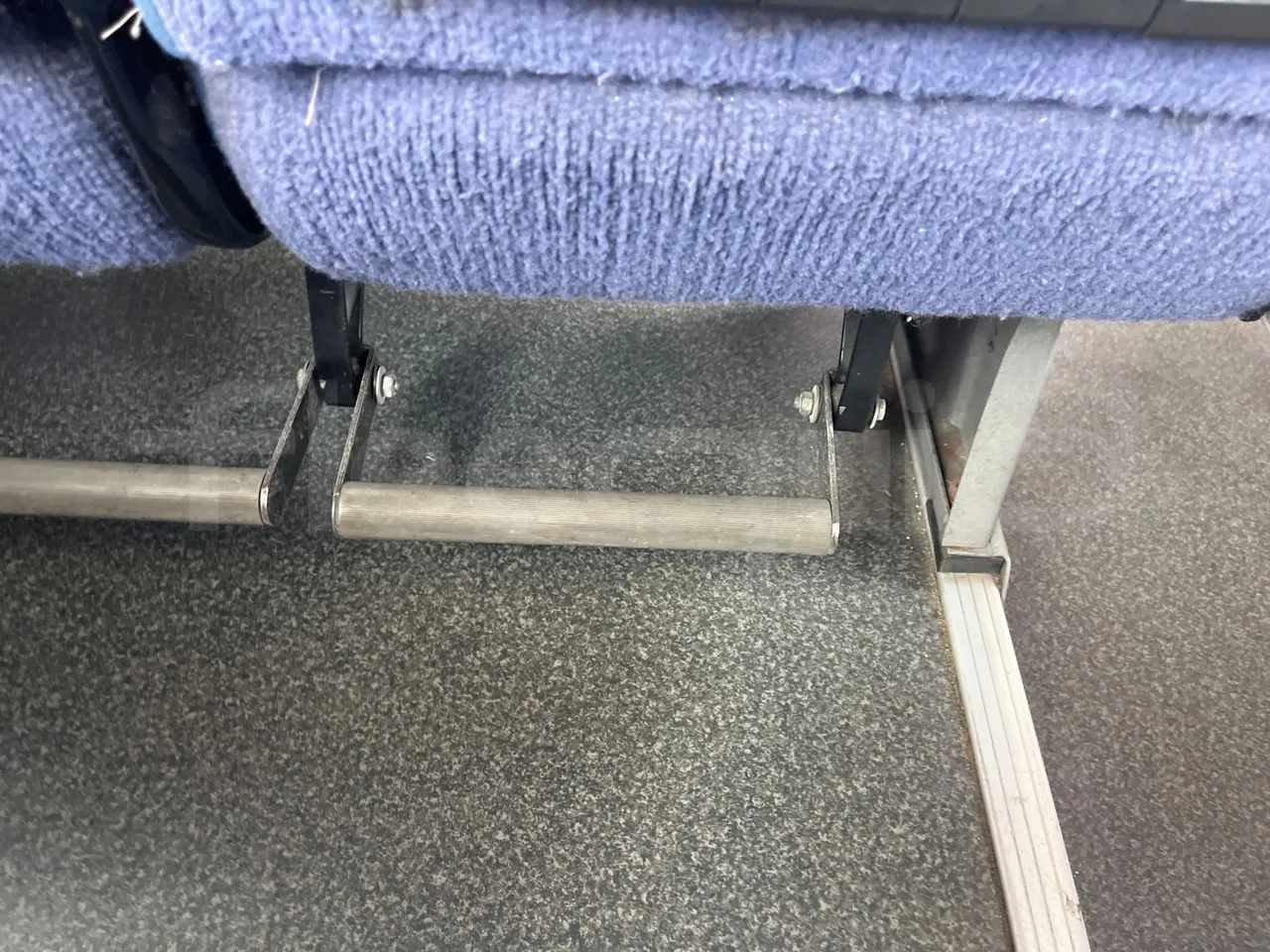 Scania Irizar Century K114EB - Euro3 - 280kW - 12mt - footrest detail photo