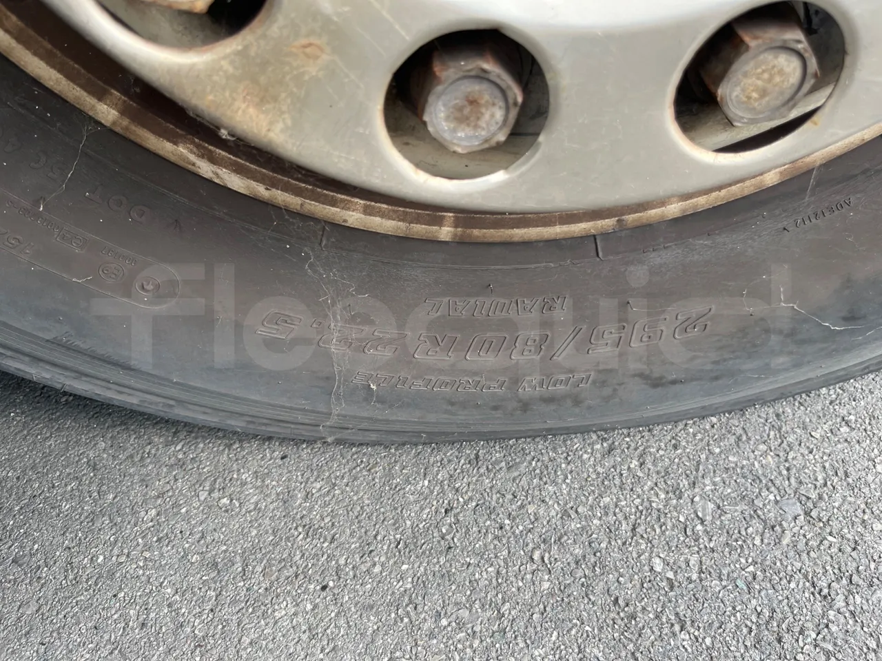 Scania Irizar Century K114EB - Euro3 - 280kW - 12mt - front left tire measurements