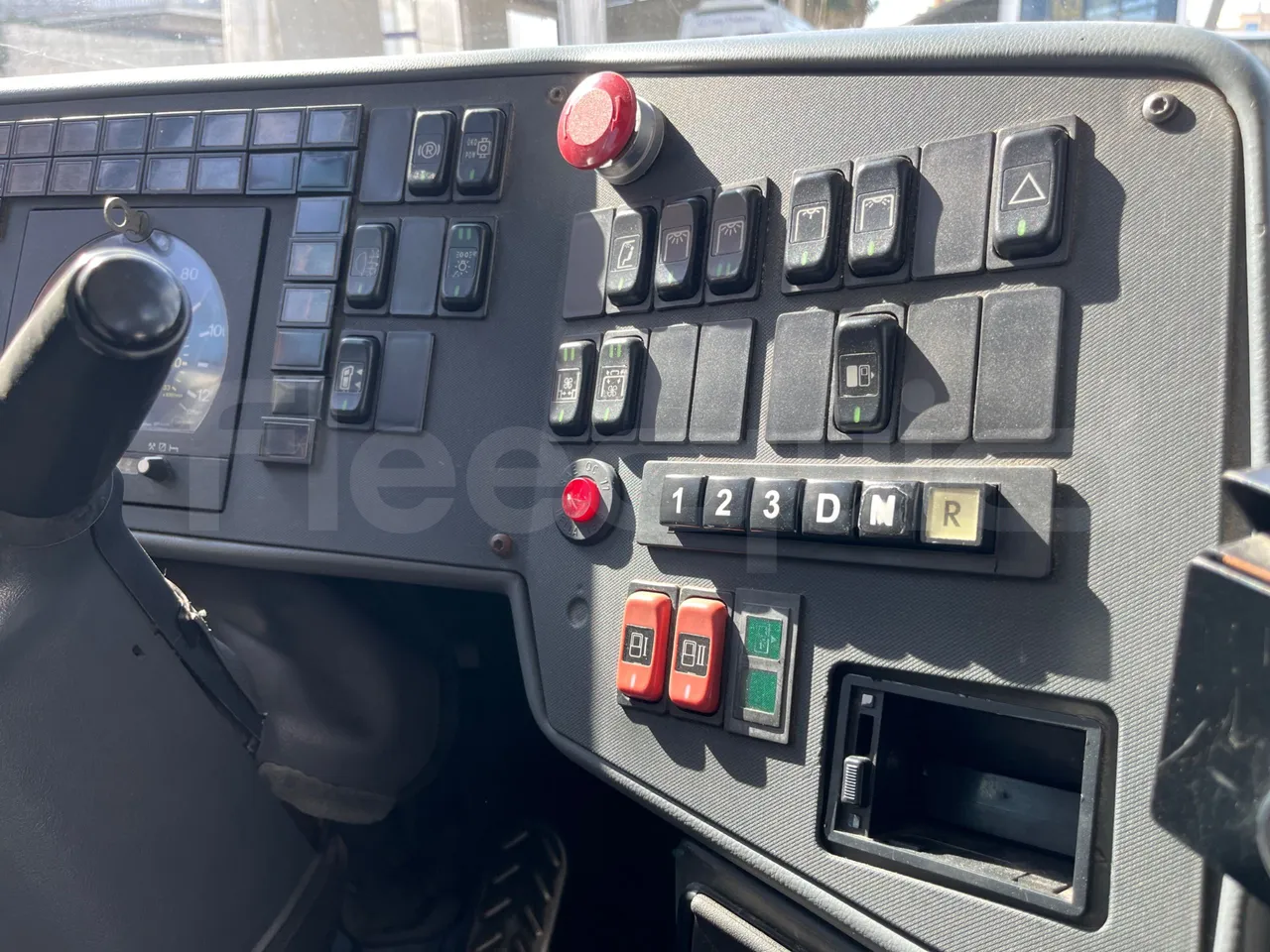 Setra S315 315 NF 457/ Euro 3 -185Kw -12 Mt - radio accessories photo