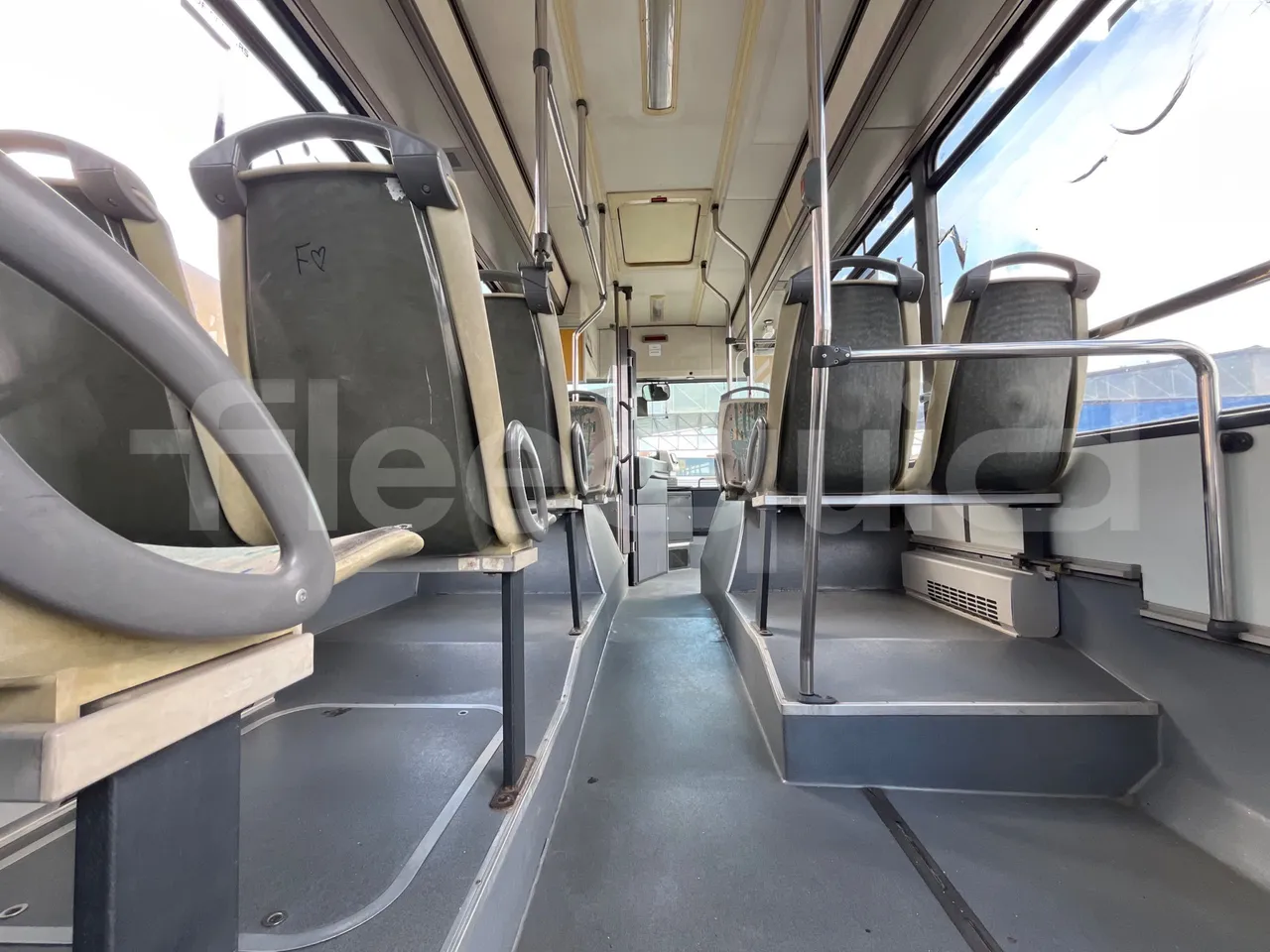 Setra S315 315 NF 457/ Euro 3 -185Kw -12 Mt - mesh detail photo