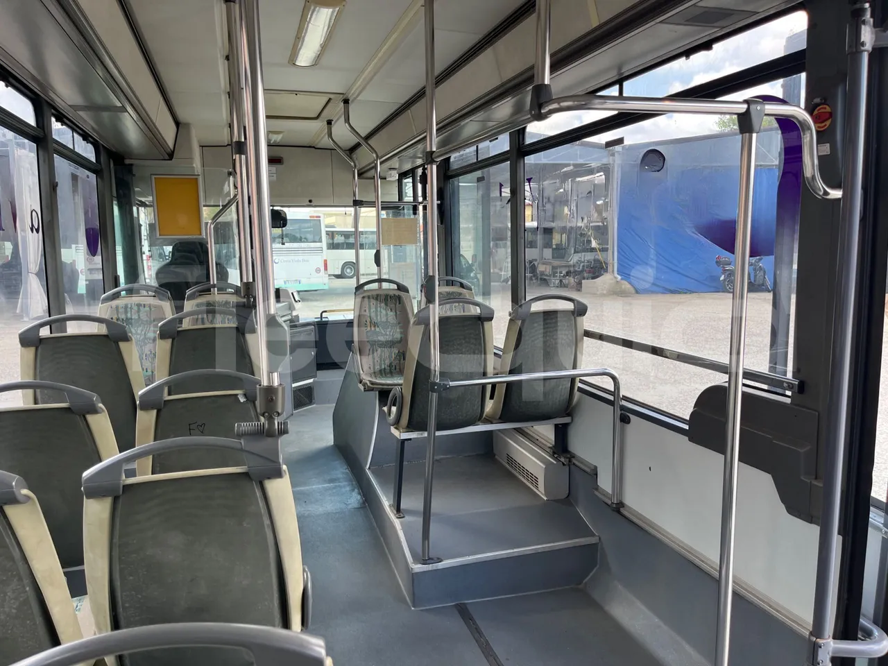 Setra S315 315 NF 457/ Euro 3 -185Kw -12 Mt - folding seat photo
