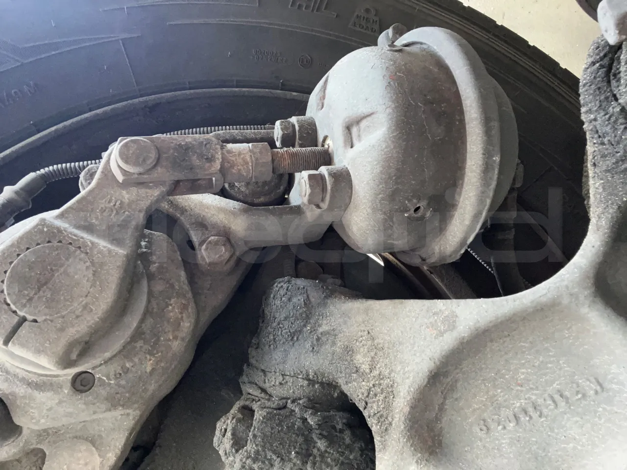 Setra S315 315 NF 457/ Euro 3 -185Kw -12 Mt - front brake calipers right