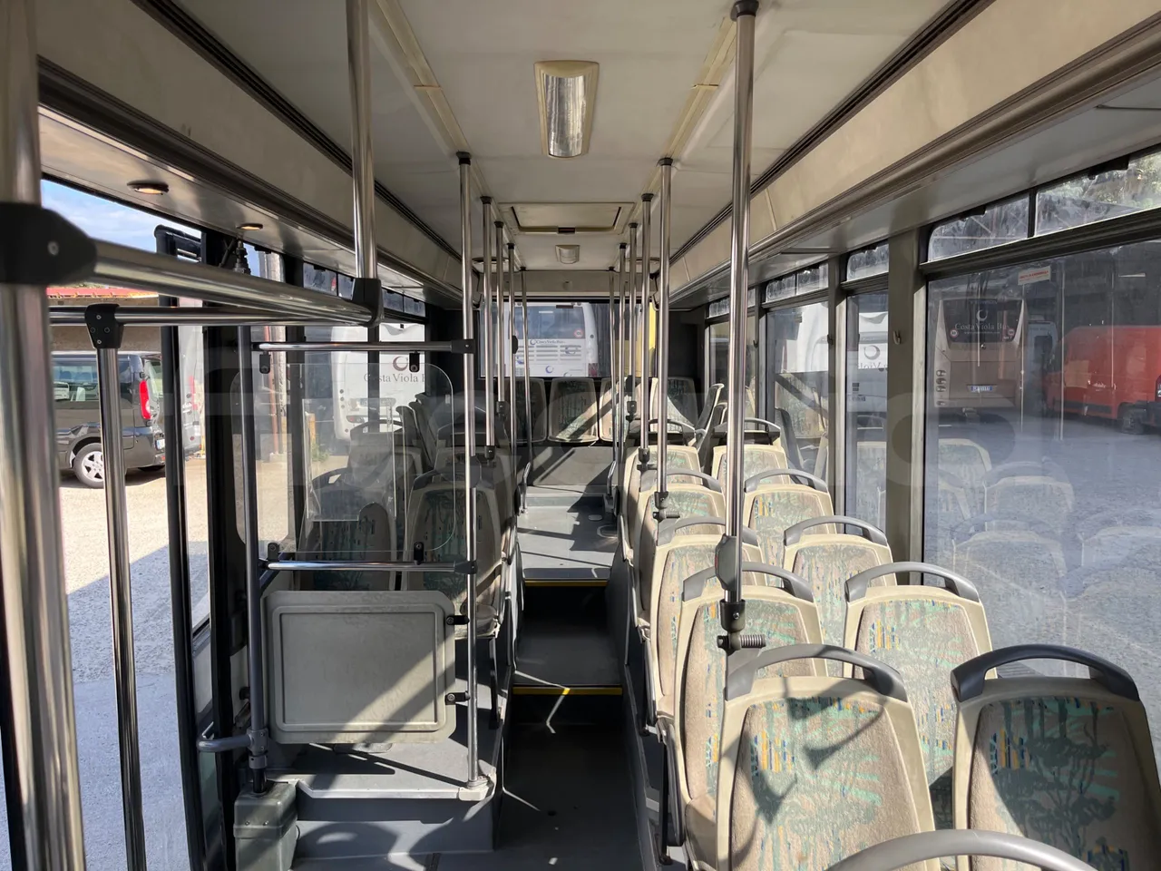 Setra S315 315 NF 457/ Euro 3 -185Kw -12 Mt - reverse view middle aisle