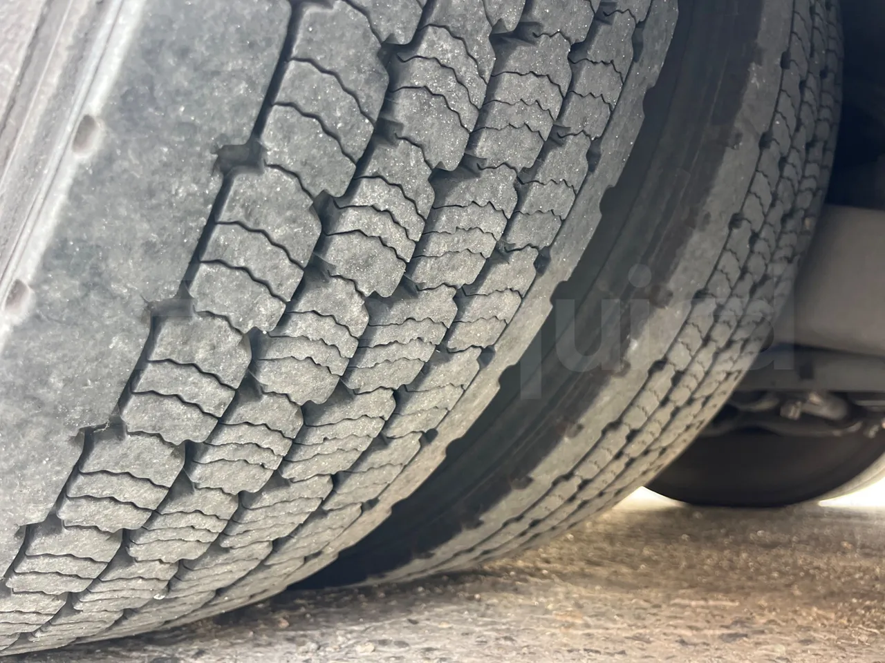 Setra S315 315 NF 457/ Euro 3 -185Kw -12 Mt - tread condition second axle tires left