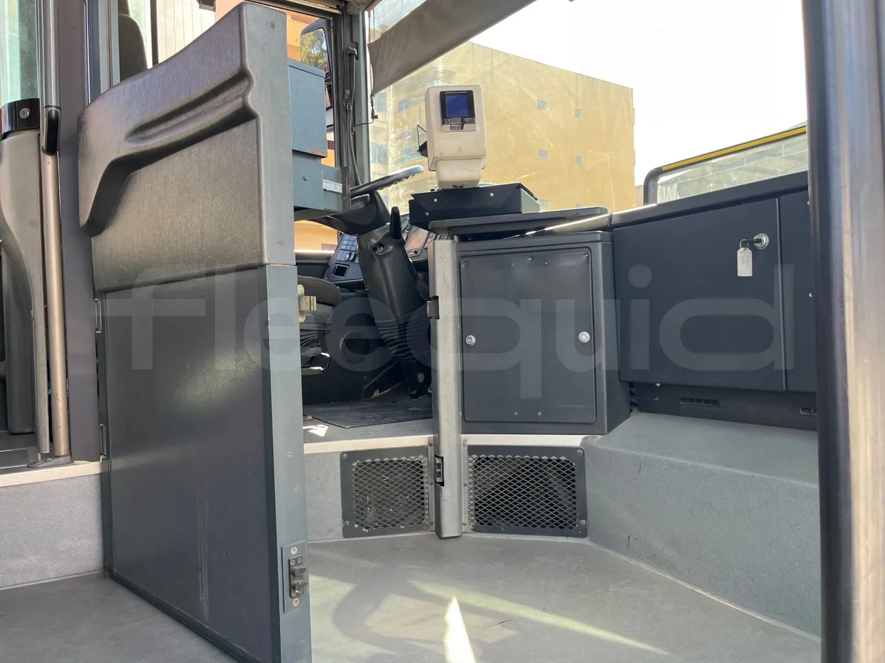 Setra S315 315 NF 457/ Euro 3 -185Kw -12 Mt - hostess seat photo