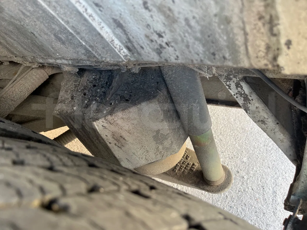 Setra S315 315 NF 457/ Euro 3 -185Kw -12 Mt - axle 2 shock absorbers 2 left