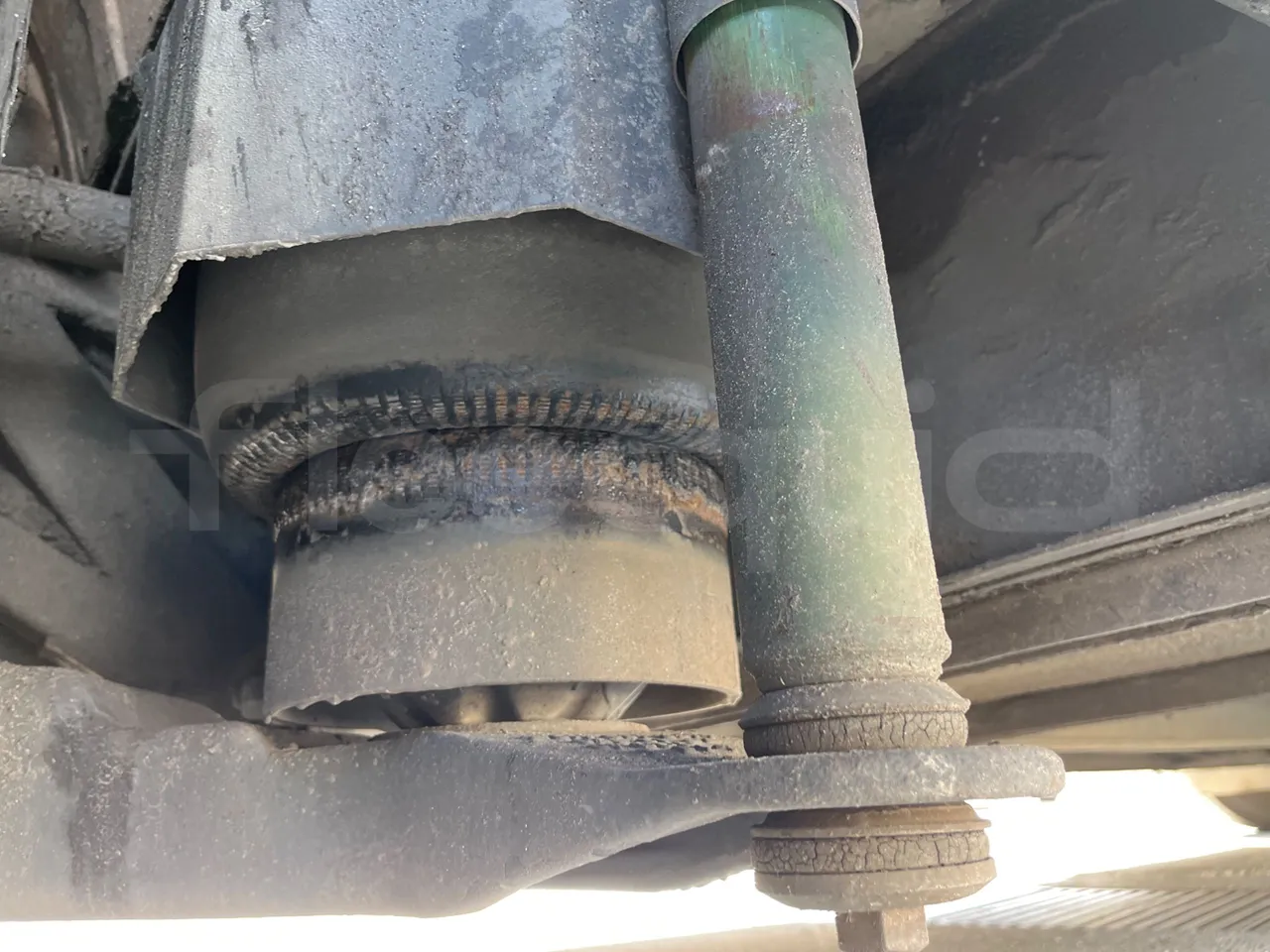 Setra S315 315 NF 457/ Euro 3 -185Kw -12 Mt - axle 2 shock absorbers 2 left