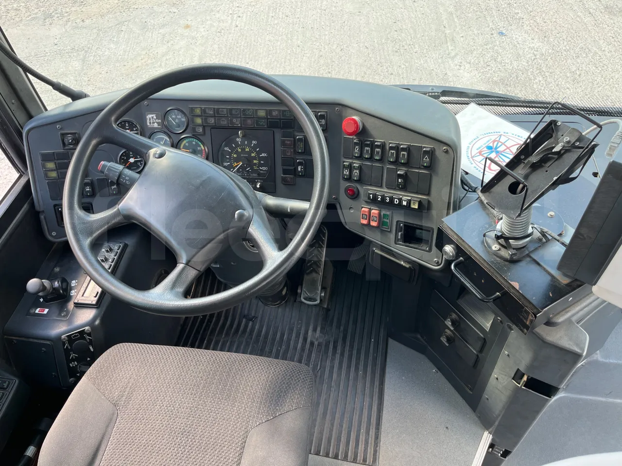 Setra S315 315 NF 457/ Euro 3 -185Kw -12 Mt - steering wheel photo