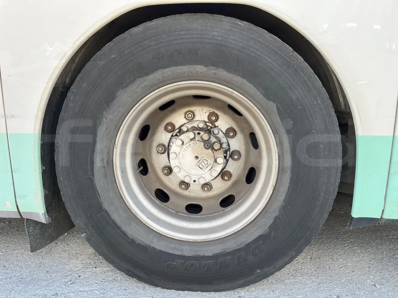 Setra S315 315 NF 457/ Euro 3 -185Kw -12 Mt - front left tire measurements