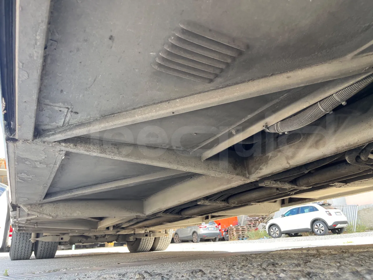 Setra S315 315 NF 457/ Euro 3 -185Kw -12 Mt - central undercarriage photo