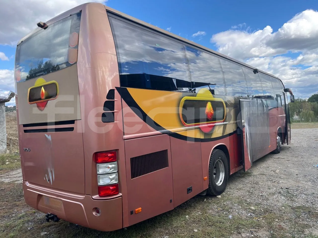 Volvo 9700 4X2 HDH - EUR4 - 309kW - 12.2m - 3/4 right rear doors open