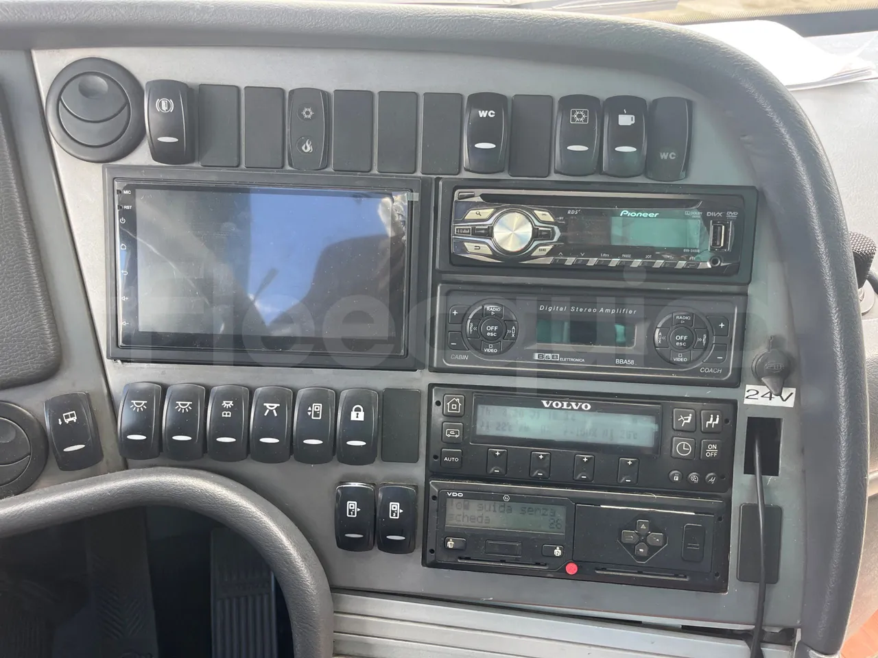 Volvo 9700 4X2 HDH - EUR4 - 309kW - 12.2m - radio accessories photo