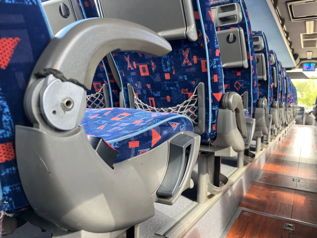 Volvo 9700 4X2 HDH - EUR4 - 309kW - 12.2m - armrest detail photo