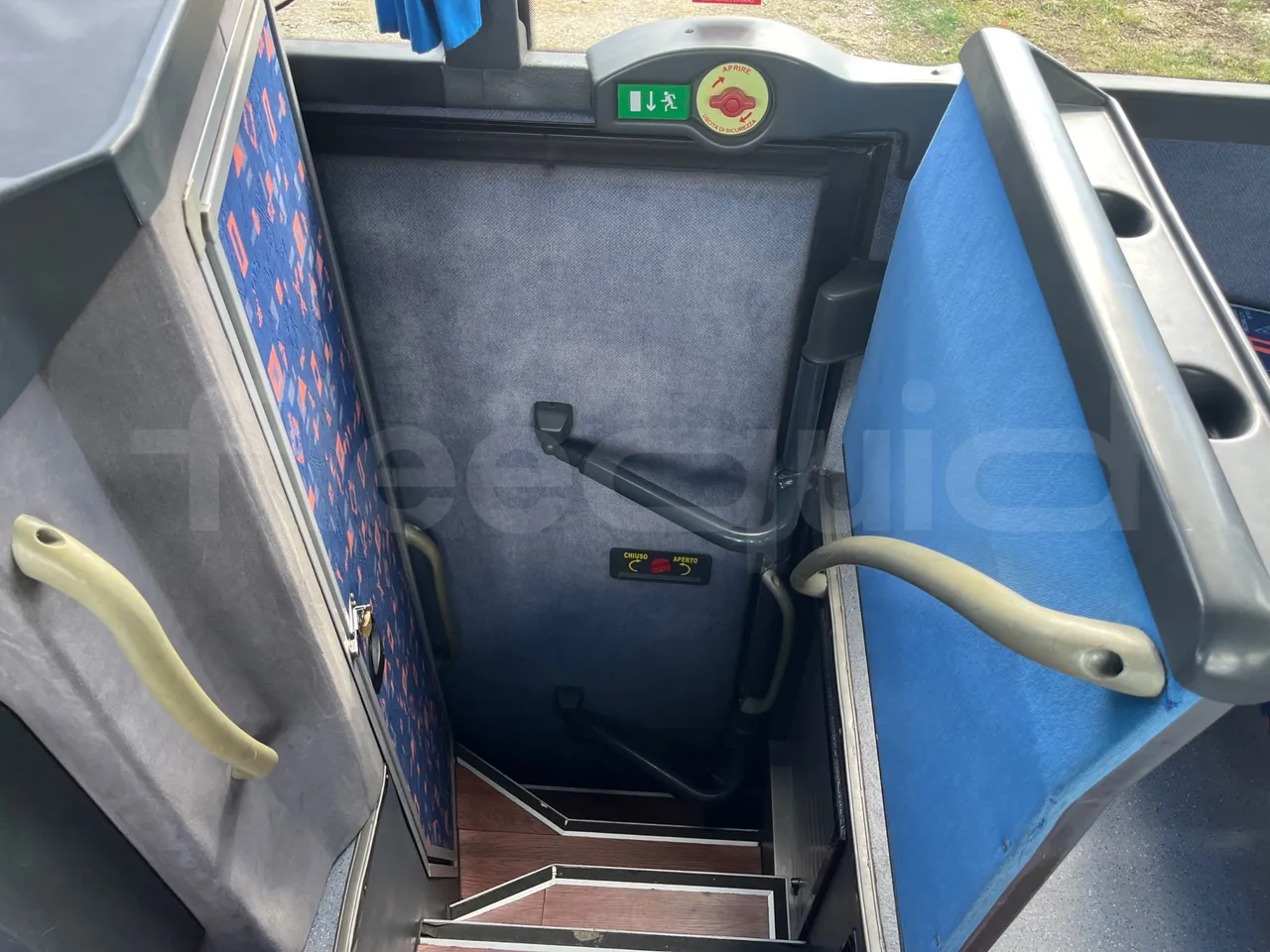 Volvo 9700 4X2 HDH - EUR4 - 309kW - 12.2m - disabled area photo