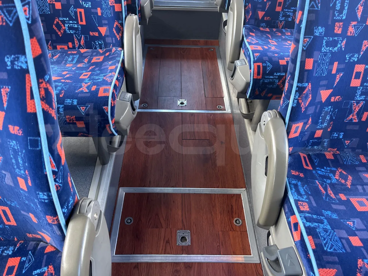 Volvo 9700 4X2 HDH - EUR4 - 309kW - 12.2m - floor hatches photo
