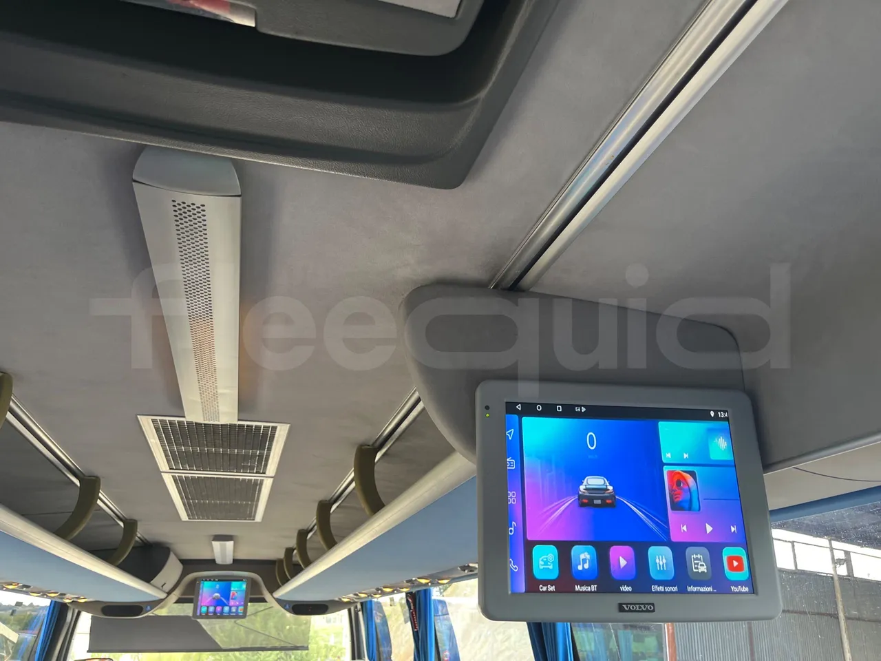 Volvo 9700 4X2 HDH - EUR4 - 309kW - 12.2m - monitor detail photo