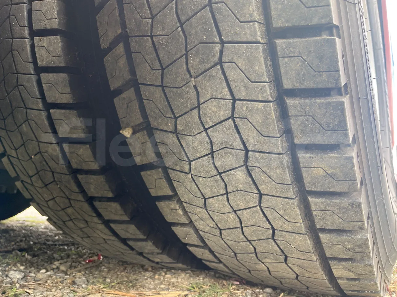 Volvo 9700 4X2 HDH - EUR4 - 309kW - 12.2m - tread condition front tires left