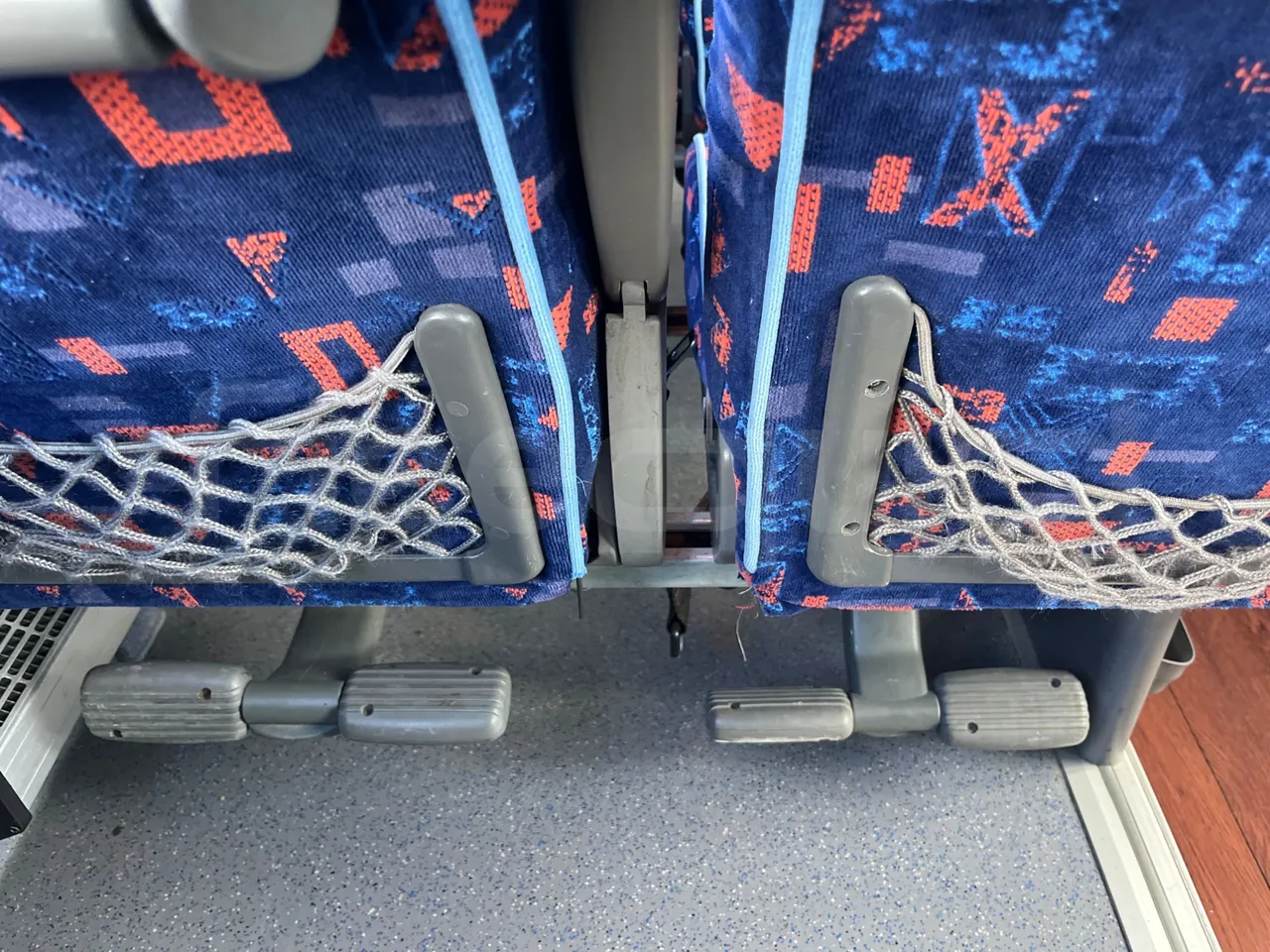 Volvo 9700 4X2 HDH - EUR4 - 309kW - 12.2m - power outlets detail