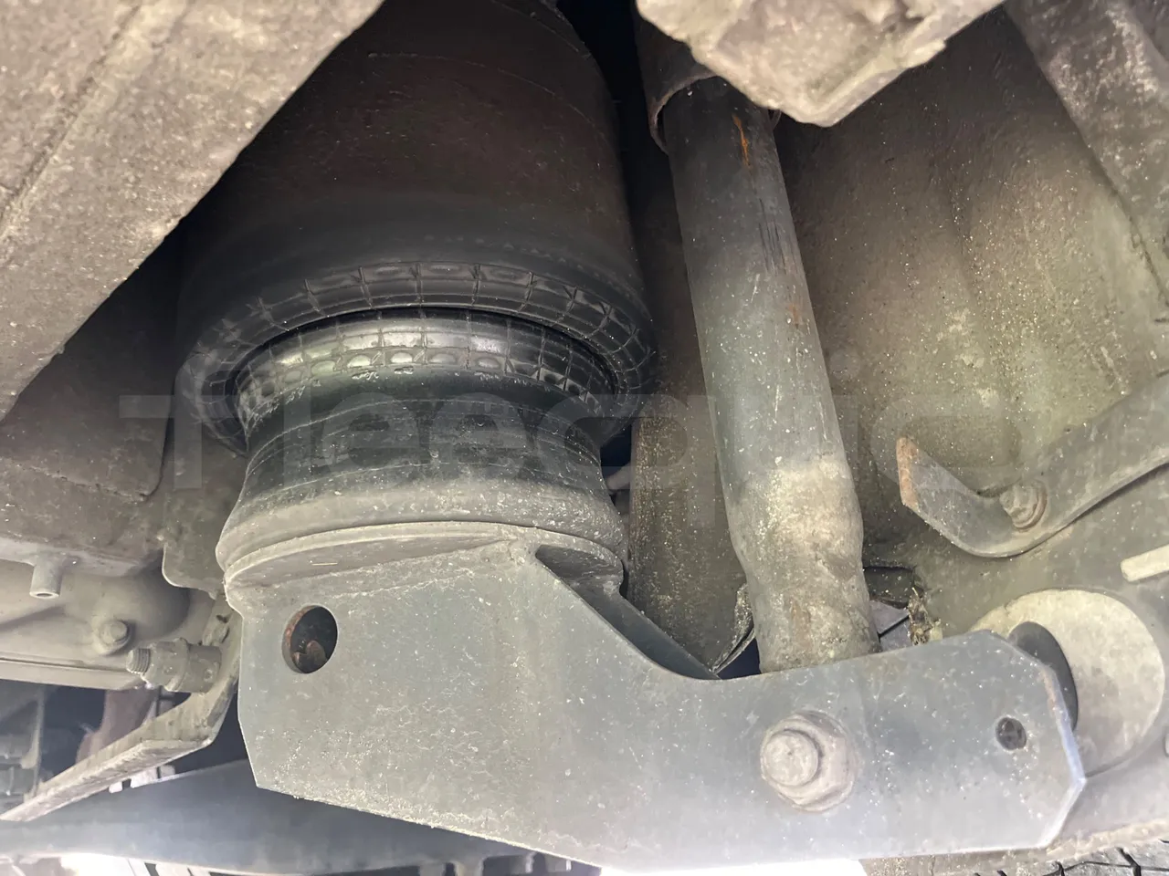 Volvo 9700 4X2 HDH - EUR4 - 309kW - 12.2m - axle 2 shock absorbers 1 left