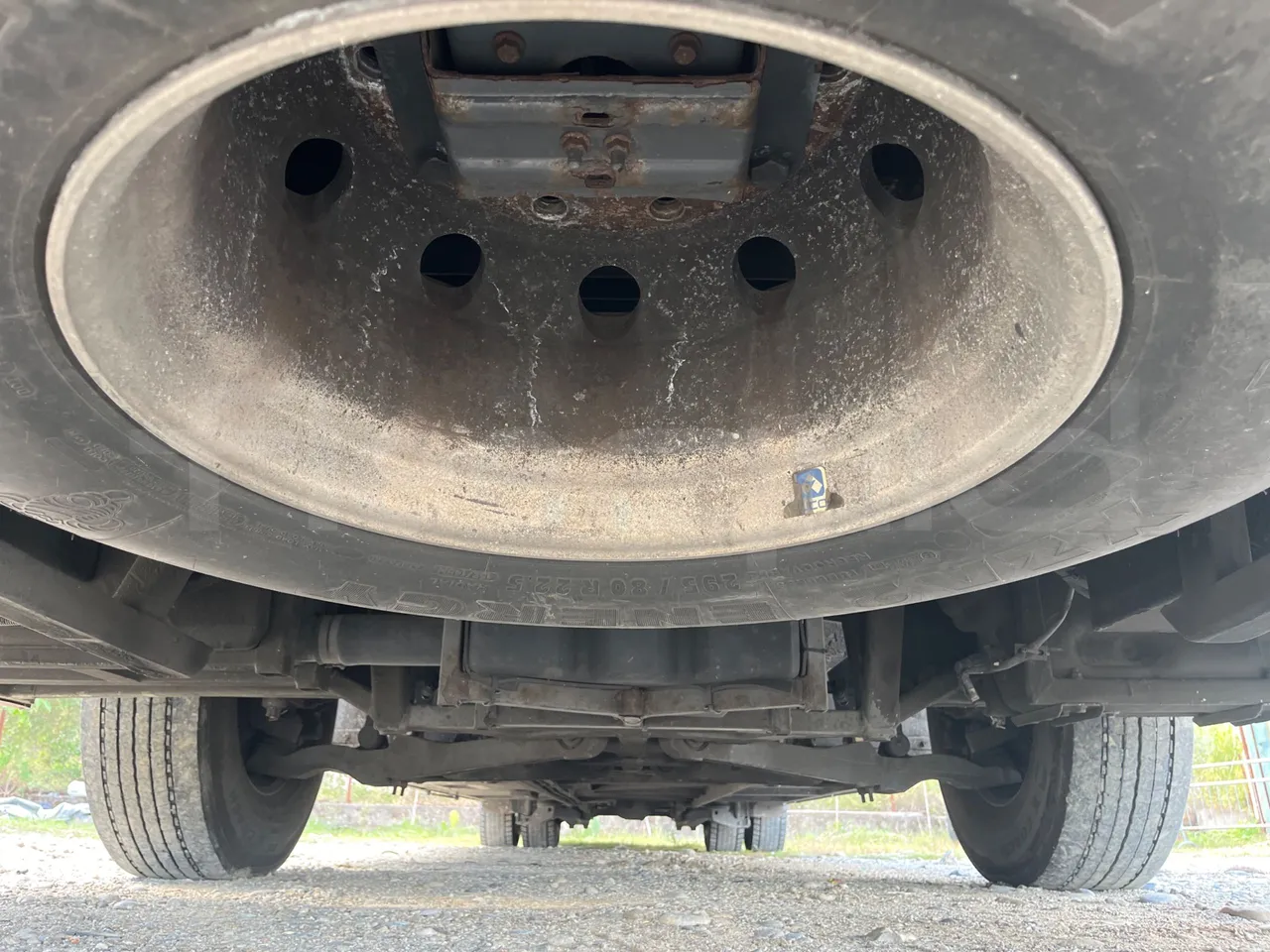 Volvo 9700 4X2 HDH - EUR4 - 309kW - 12.2m - front undercarriage from front