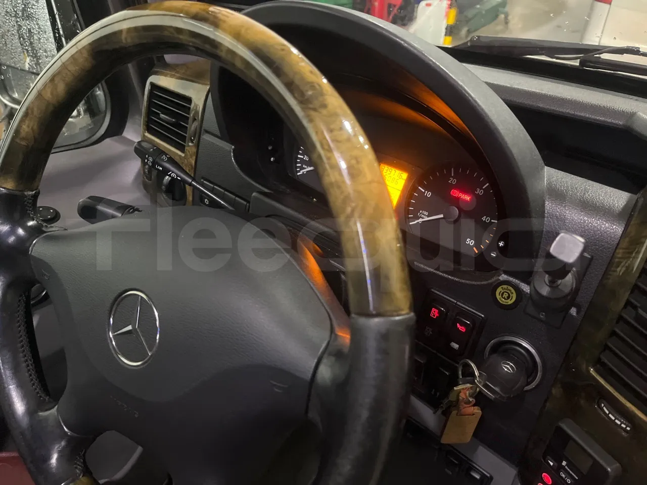 Mercedes-Benz Sprinter   906BA50 - Euro6 - 140kW - 7.700mt - command unit indicators