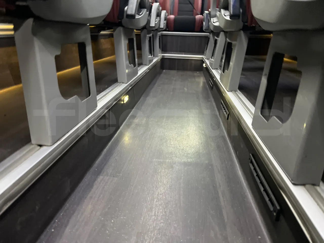 Mercedes-Benz Sprinter   906BA50 - Euro6 - 140kW - 7.700mt - seat brackets photo