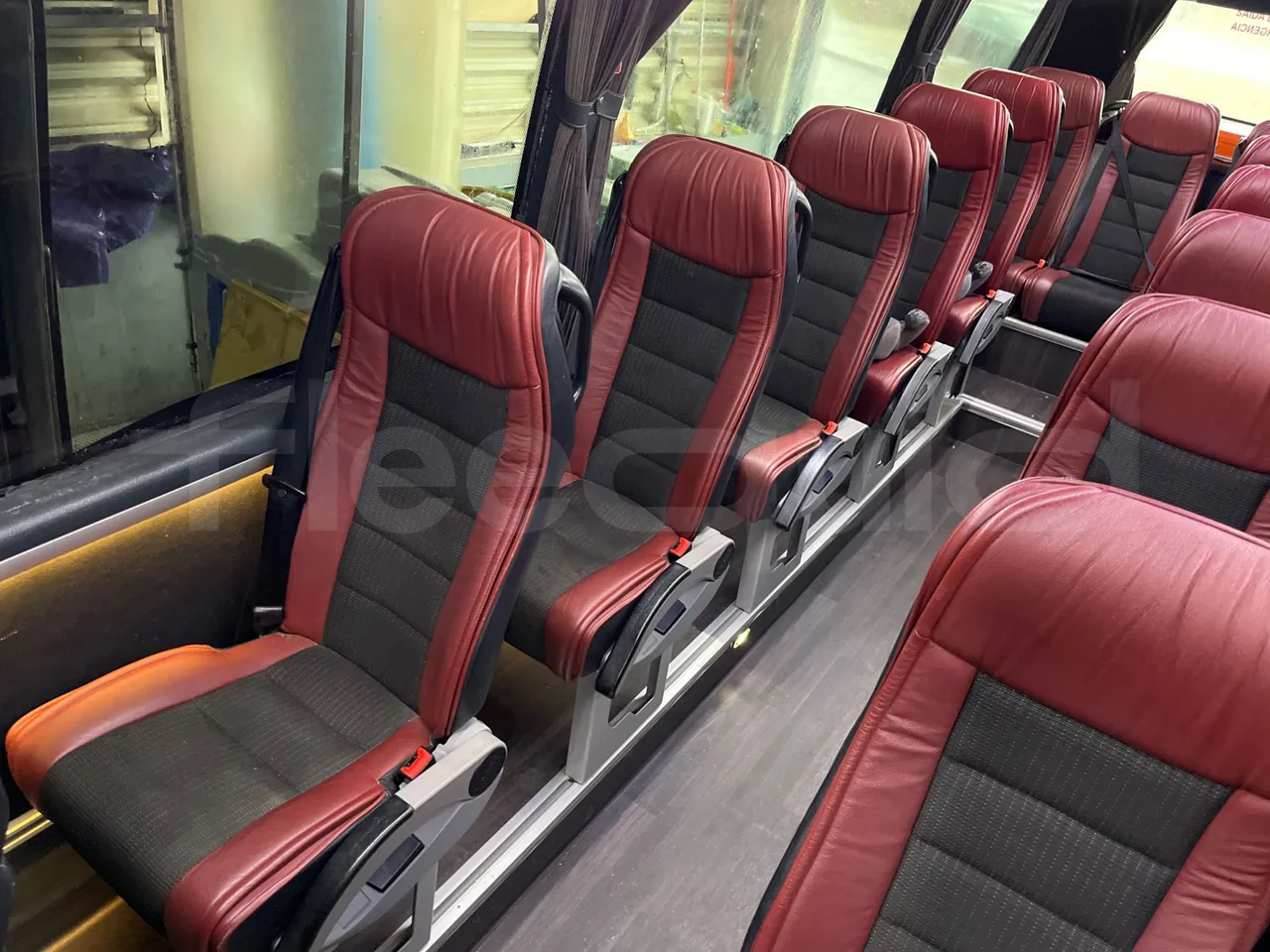 Mercedes-Benz Sprinter   906BA50 - Euro6 - 140kW - 7.700mt - single seat detail