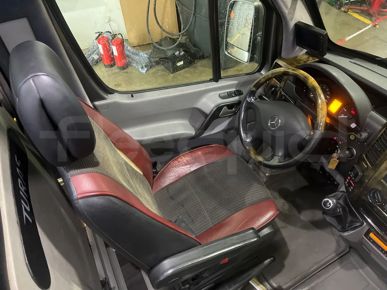 Mercedes-Benz Sprinter   906BA50 - Euro6 - 140kW - 7.700mt - driver's seat photo