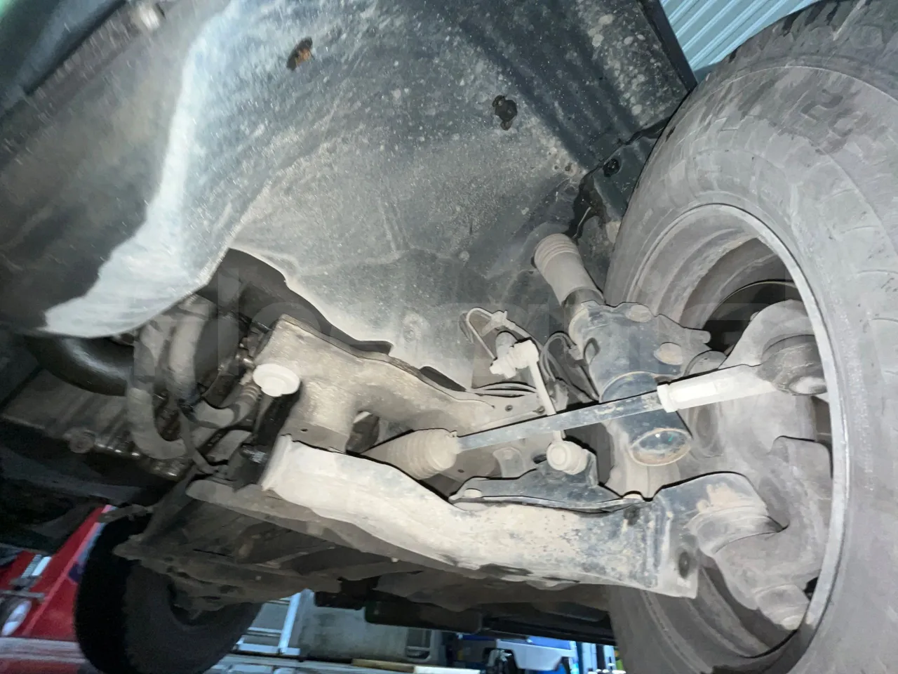 Mercedes-Benz Sprinter   906BA50 - Euro6 - 140kW - 7.700mt - front air springs left