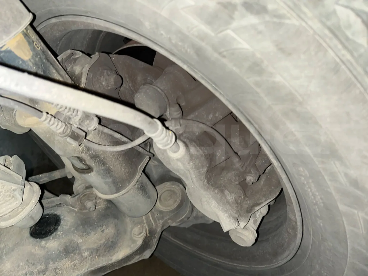 Mercedes-Benz Sprinter   906BA50 - Euro6 - 140kW - 7.700mt - front brake calipers right