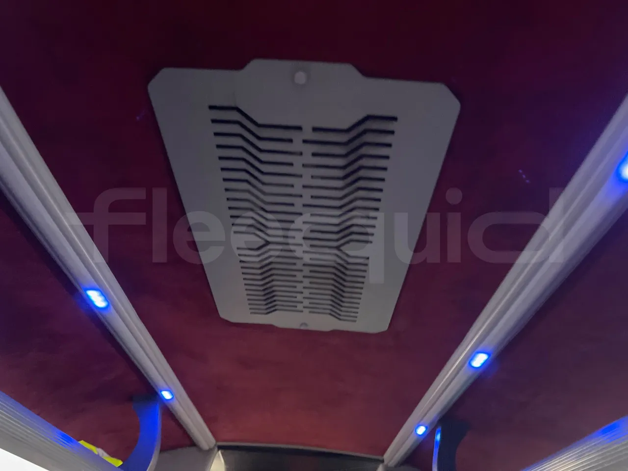 Mercedes-Benz Sprinter   906BA50 - Euro6 - 140kW - 7.700mt - roof hatch 2