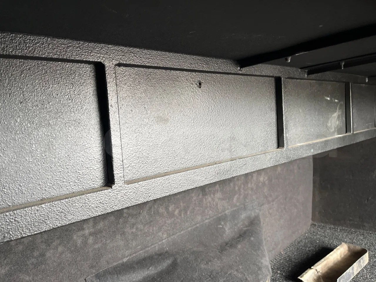 Mercedes-Benz Sprinter   906BA50 - Euro6 - 140kW - 7.700mt - internal frame rust check